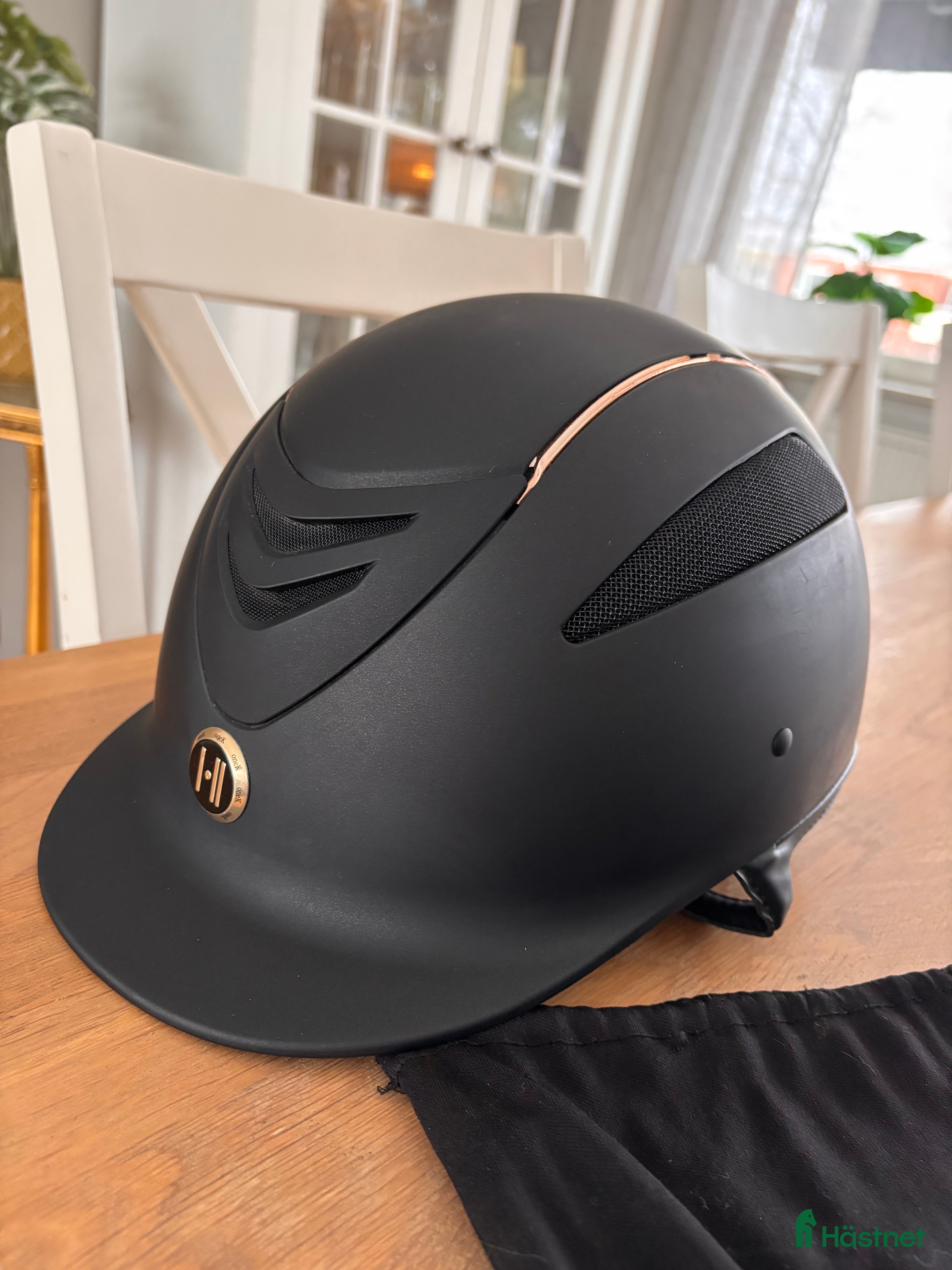 Hjälmar ryttarutrustning till salu: One K ridhjälm i Ringarum - Annons 7