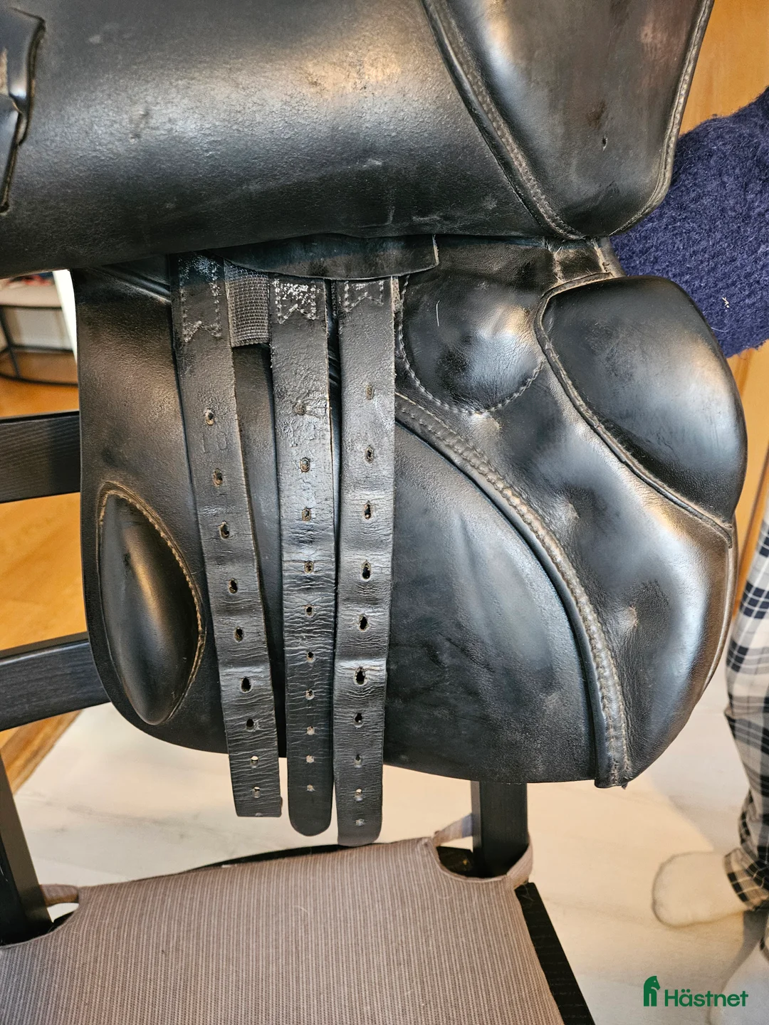 Sadlar hästutrustning till salu: Trevlig hoppsadel 16,5 i Nybro - Annons 2