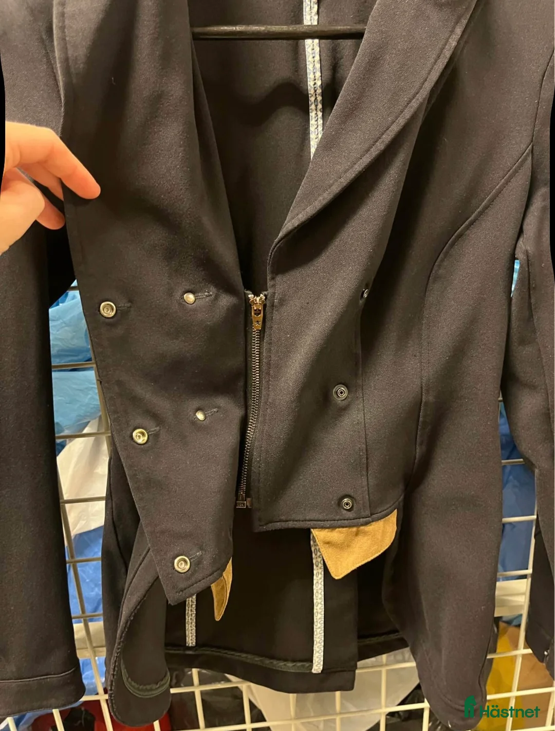 Jackor & Kavajer ryttarutrustning till salu: Animo frackett i Göteborg - Annons 6