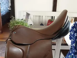 Sadlar hästutrustning till salu: Dressyr sadel Stübben Avalon 17" i Eslöv - Annons 1