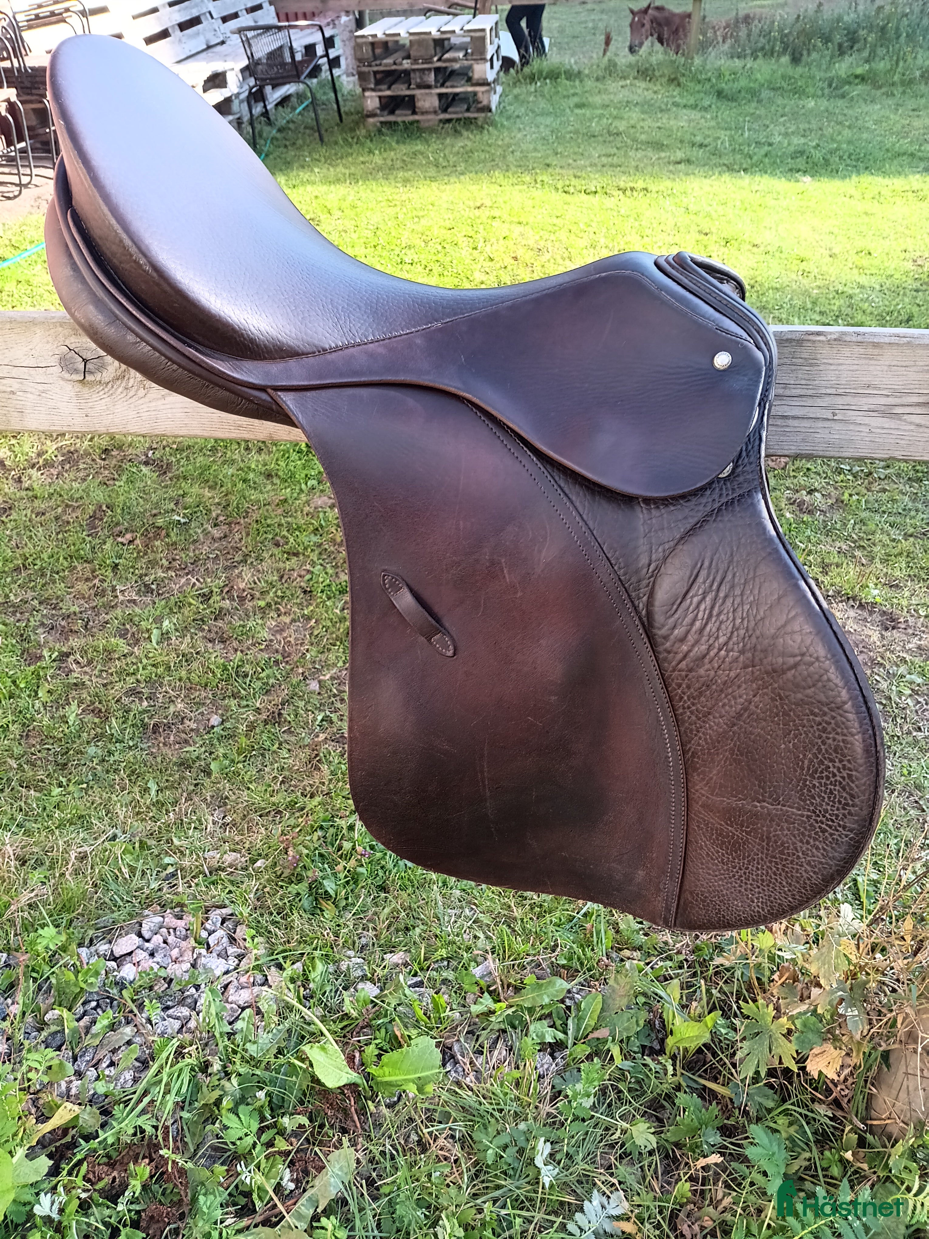 Sadlar hästutrustning till salu: Hoppsadel i använt skick i Borås - Annons 3