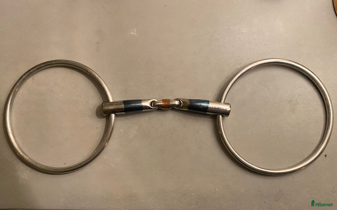 Bett hästutrustning till salu: John sötmalm stora lösa ringar i Uppsala - Annons 1