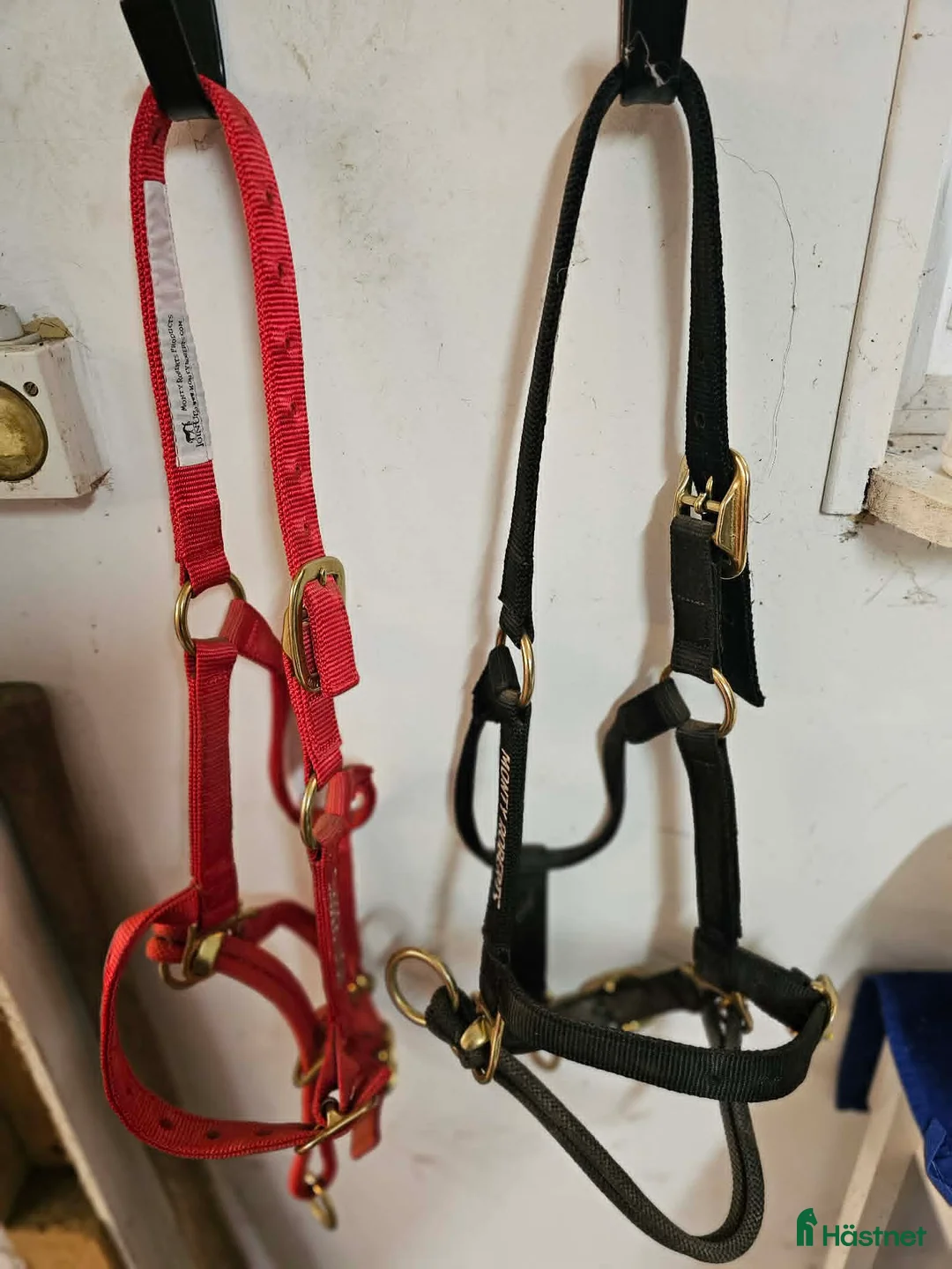 Övrig Hästutrustning hästutrustning till salu: 2 Monty Roberts Grimmor - Annons 1