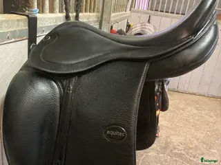 Sadlar hästutrustning till salu: Skön Island/Dressyr sadel - Annons 1