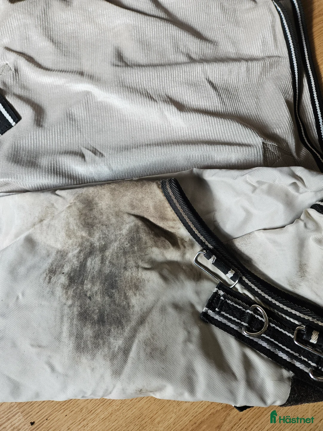 Täcken hästutrustning till salu: Kombinerat flug-och regntäcke i Ljungbyhed - Annons 2