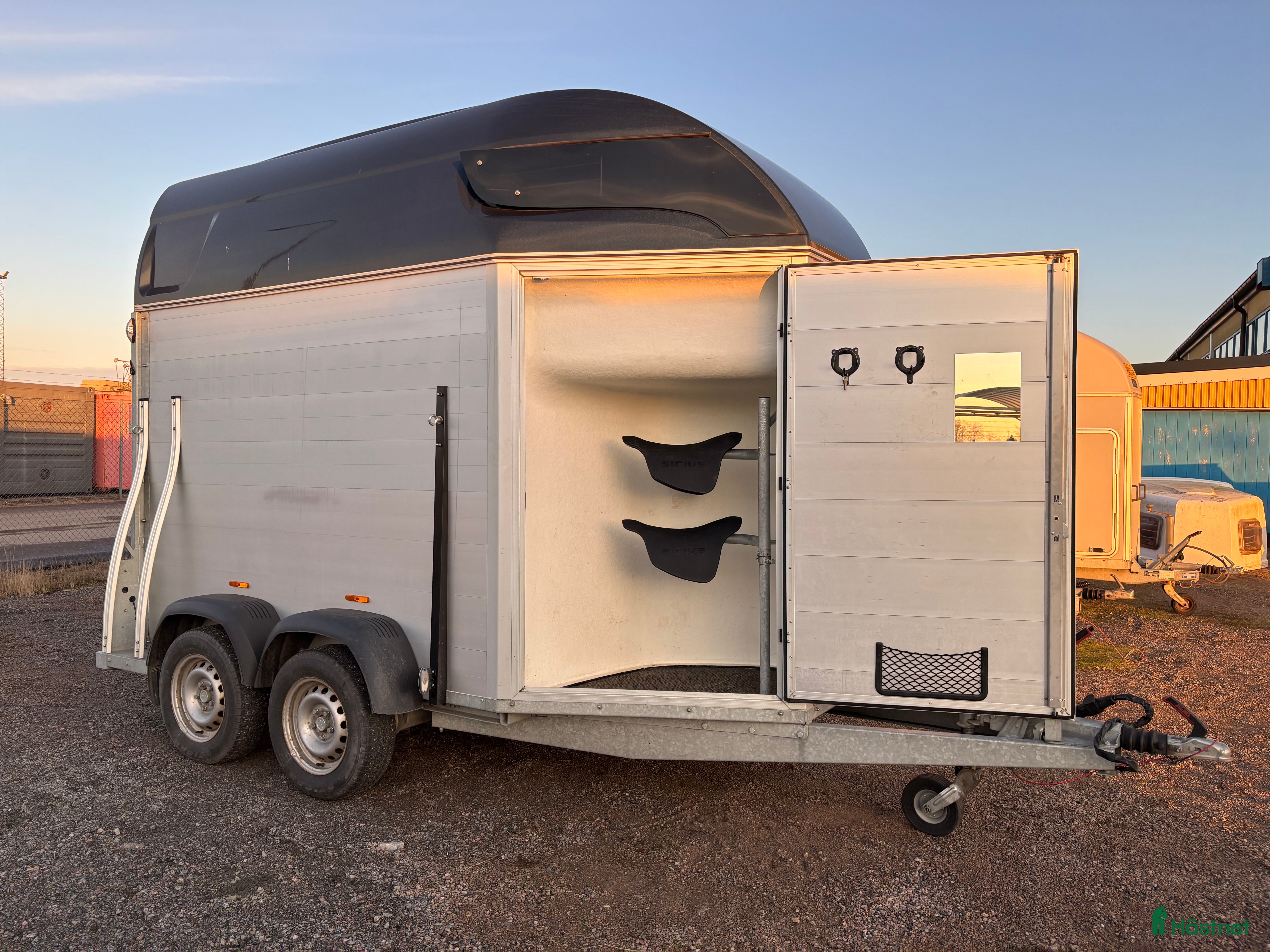 Hästtransporter  fordon & transport till salu: Sirius med sadelkammare - Annons 23
