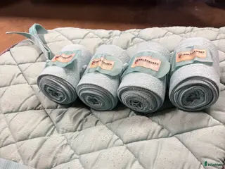 Schabrak & Vojlockar hästutrustning till salu: Waldhausen dressyrschabrak med benlindor - Annons 2