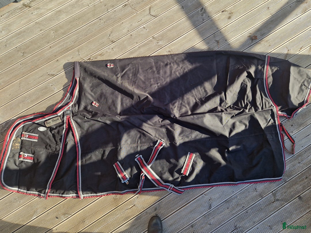 Täcken hästutrustning till salu: Massor av täcken i 125-155 cm i Rejmyre - Annons 13