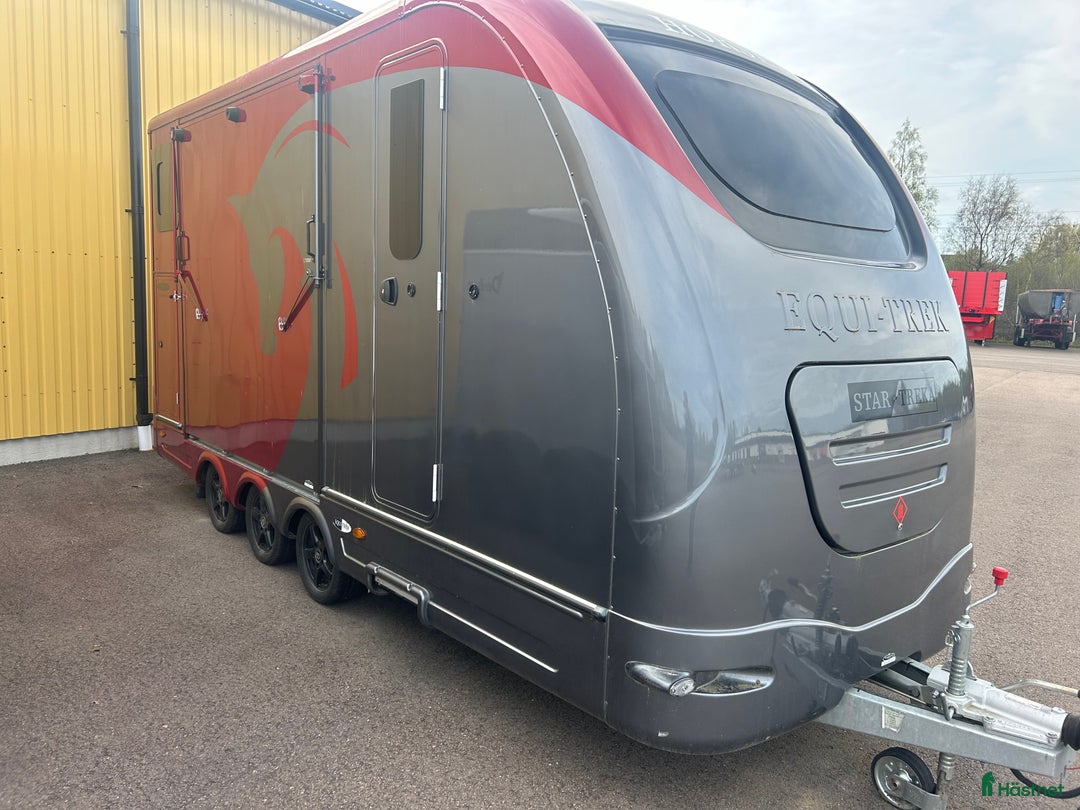 Hästtransporter  fordon & transport till salu: Equi-Trek. Star-Treka fullutrustad för omg lev - Annons 1