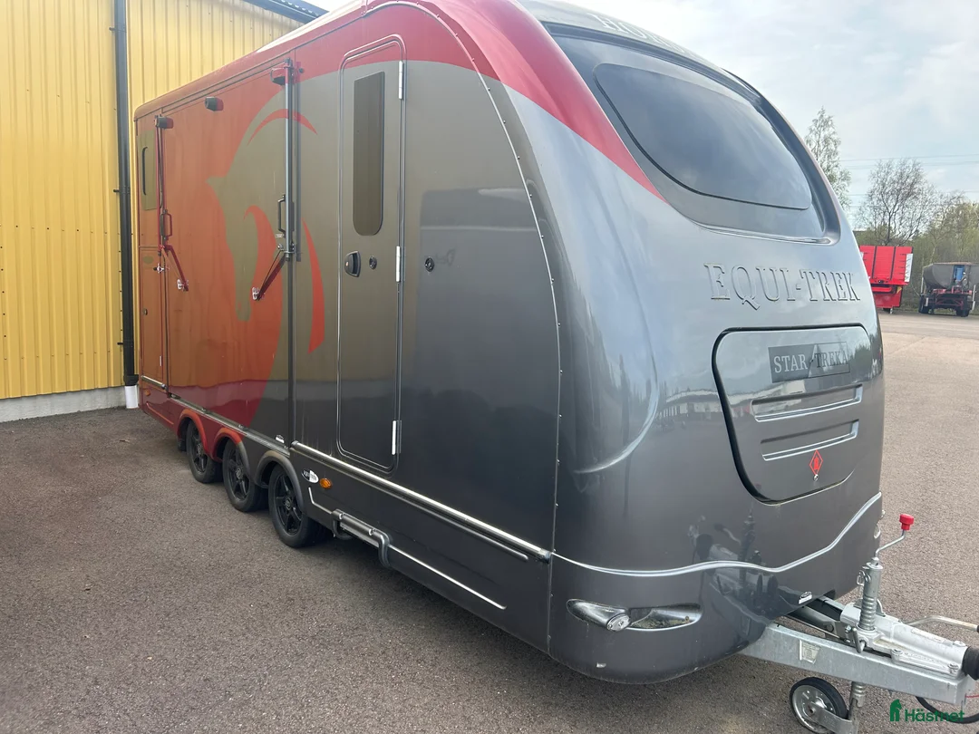 Hästtransporter  fordon & transport till salu: Equi-Trek. Star-Treka fullutrustad för omg lev - Annons 1