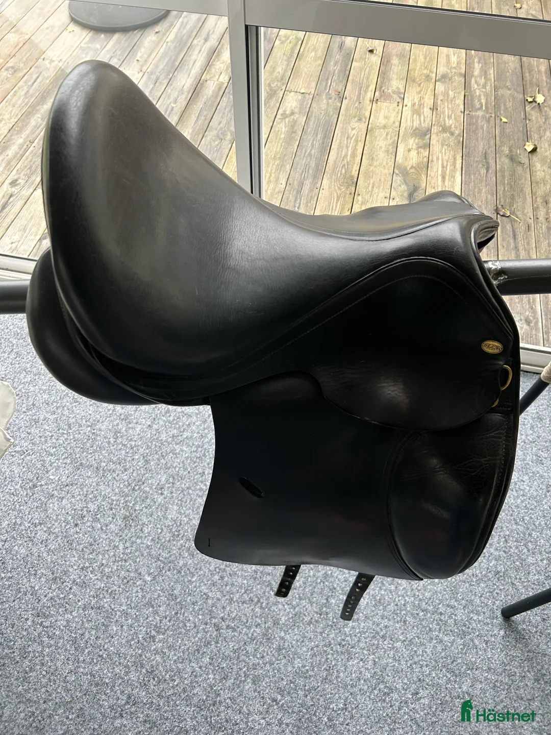 Sadlar hästutrustning till salu: Svart dressyrsadel från Globus i Mellerud - Annons 1