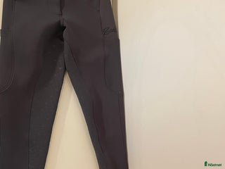 Ridbyxor ryttarutrustning till salu: Olivgröna Zaczess ridbyxor till salu i Södertälje - Annons 4