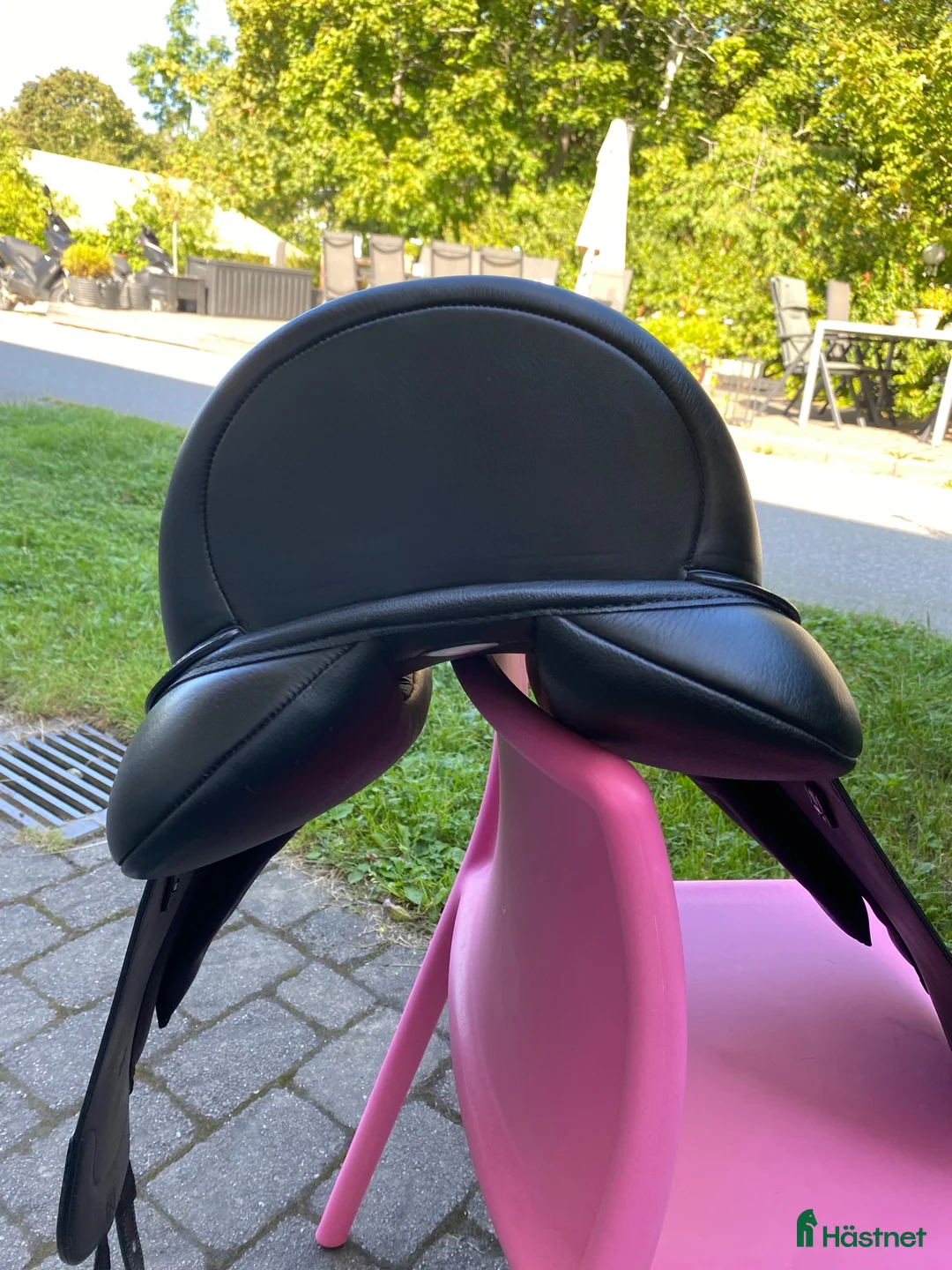 Sadlar hästutrustning till salu: Arena Monoflap dressyrsadel 17,5” - close contact - Annons 2