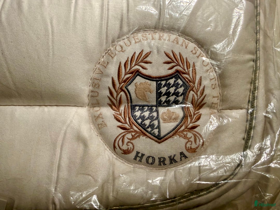 Schabrak & Vojlockar hästutrustning till salu: Nya oanvända schabrak stl full i Linköping - Annons 9
