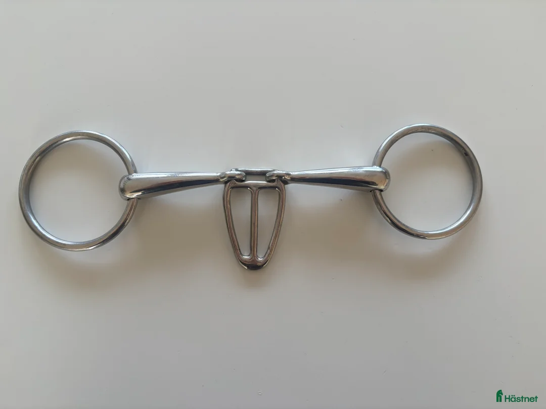 Bett hästutrustning till salu: Pelhambett. Tungfelsbett. Islandsstång - Annons 2