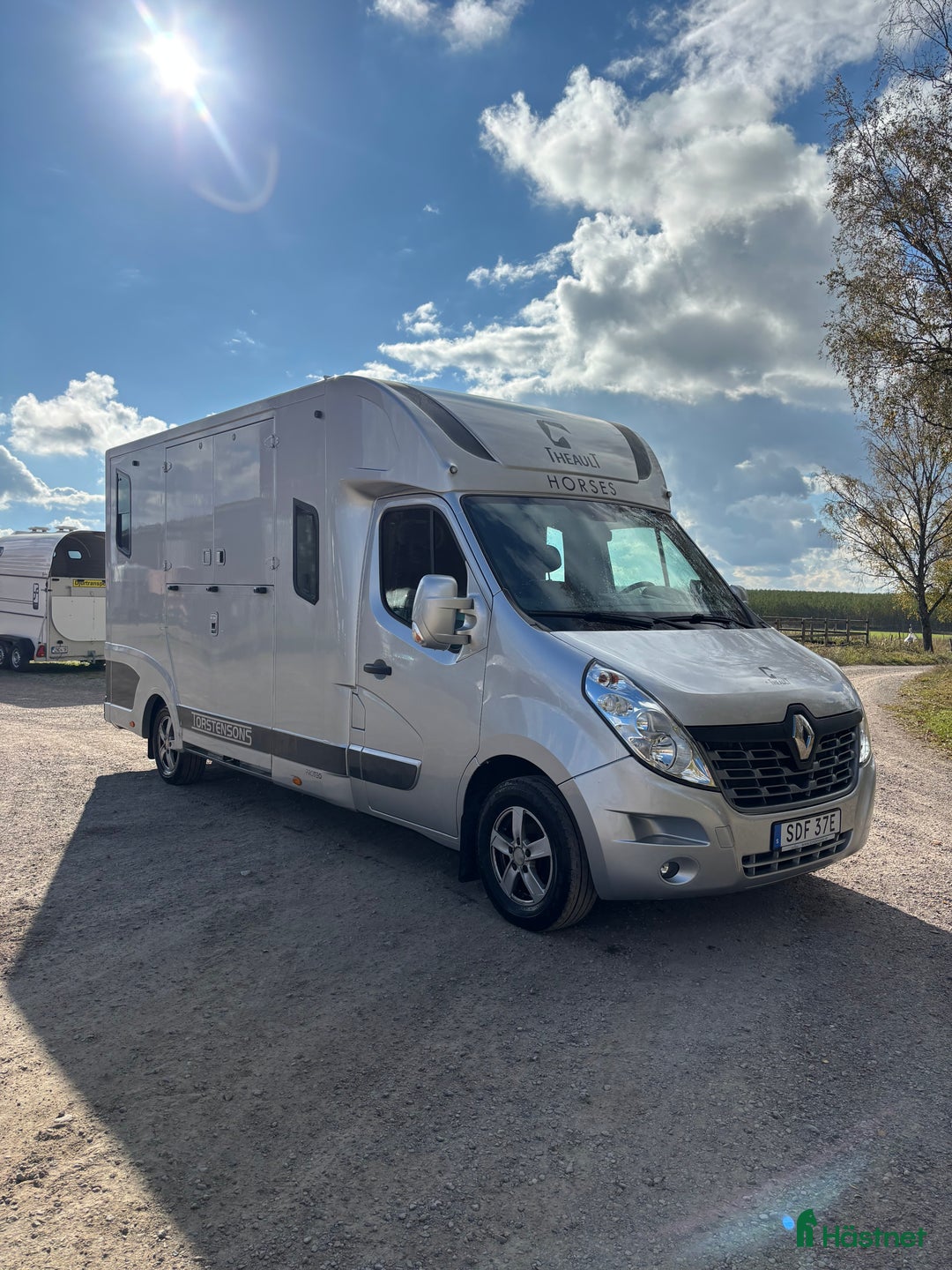 Hästlastbilar  fordon & transport till salu: Theault proteo 5L switch Hästlastbil  i Västerås - Annons 1