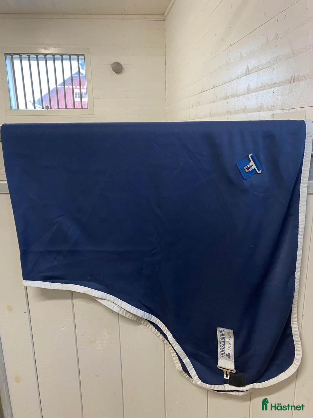 Täcken hästutrustning till salu: Stall täcke - 140cm - Annons 1