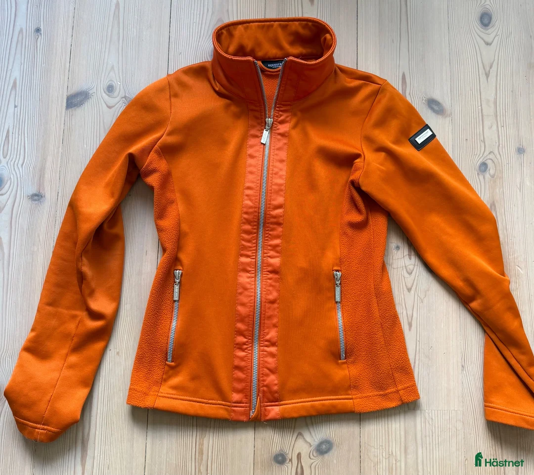 Jackor & Kavajer ryttarutrustning till salu: Equestrian Stockholm fleece - Annons 1