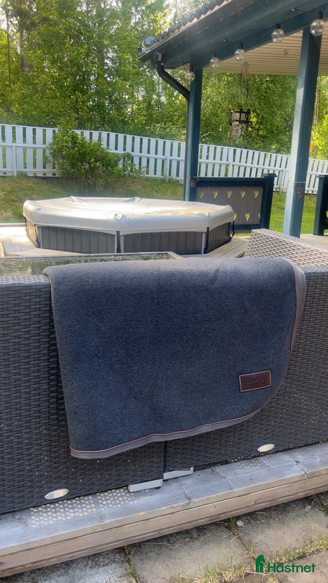 Täcken hästutrustning till salu: Fleece ländtäcke i Sveg - Annons 1