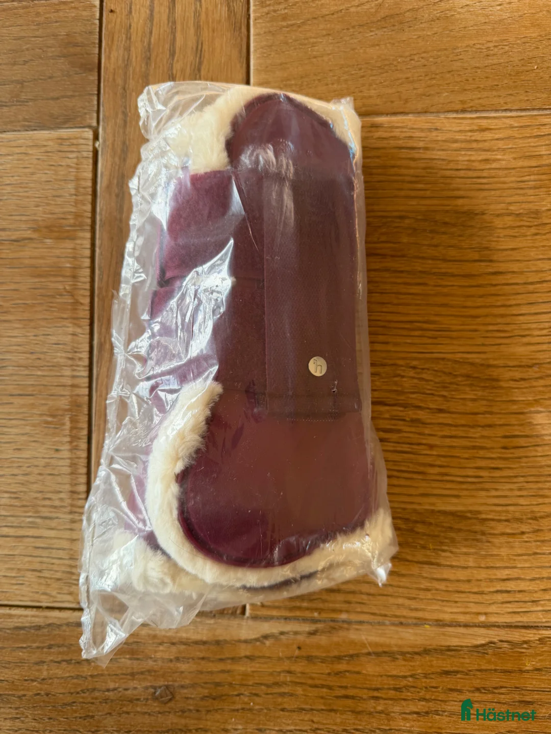 Benskydd hästutrustning till salu: Benskydd med fluff  - Annons 1