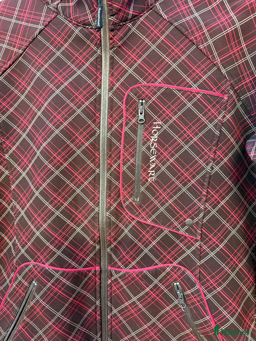 Jackor & Kavajer ryttarutrustning till salu: Ridjacka från Horseware i Vendelsö - Annons 2