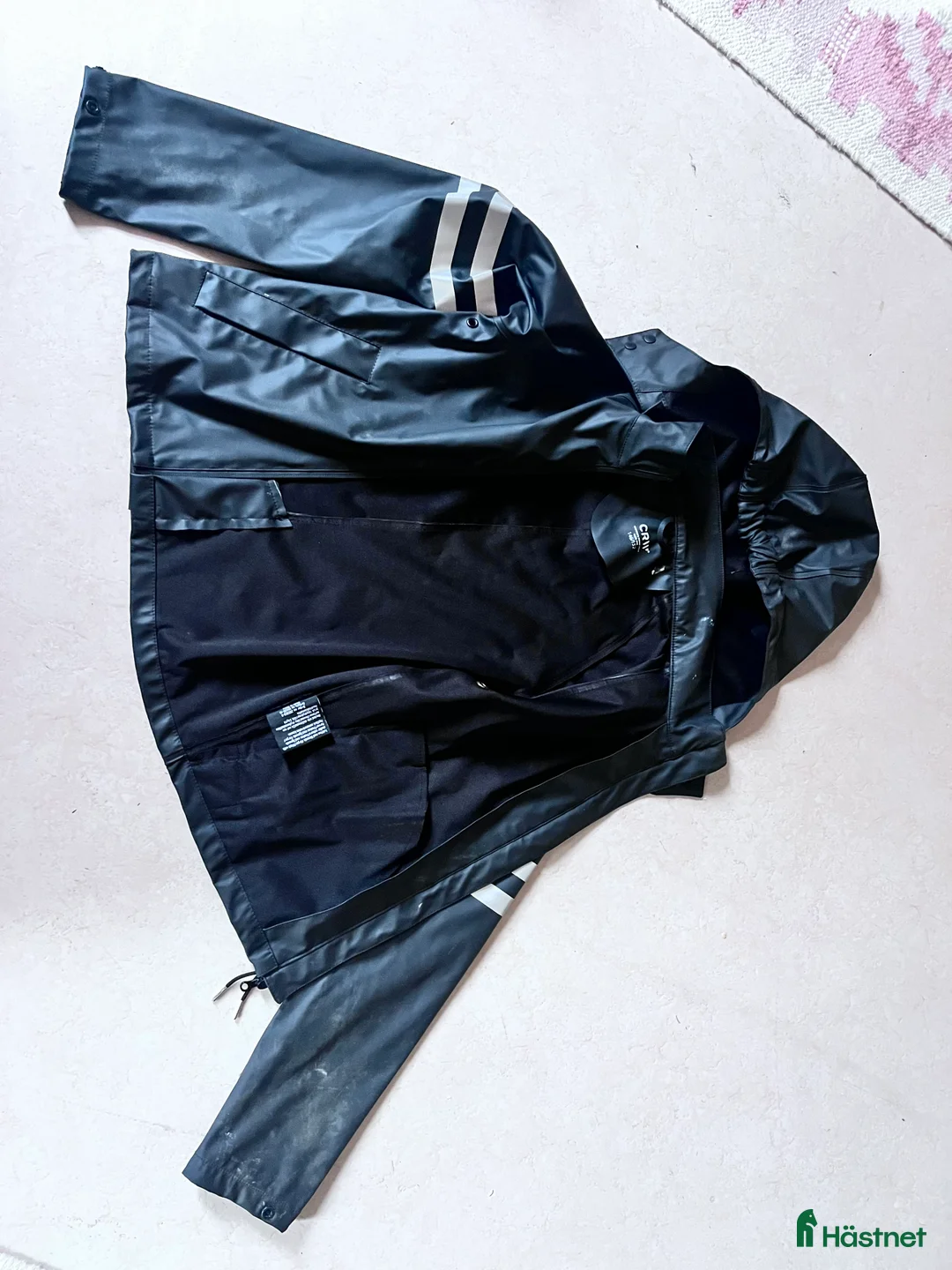 Jackor & Kavajer ryttarutrustning till salu: Regnjacka och regnkjol, junior i Nygård - Annons 3