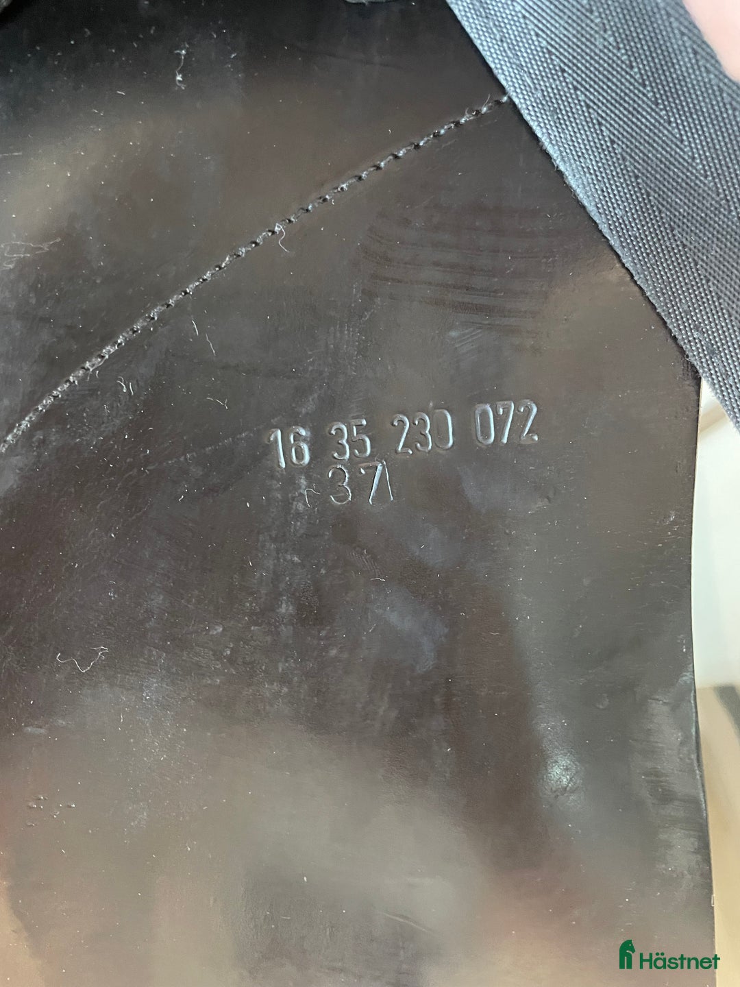 Sadlar hästutrustning till salu: Svart Prestige dressyrsadel i 16’ i Ekerö - Bild 7