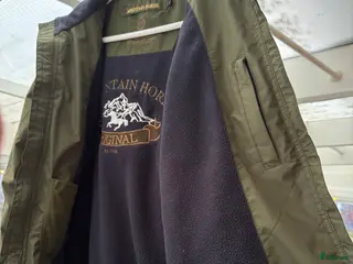 Jackor & Kavajer ryttarutrustning till salu: Fin Mountain Horse-jacka i gott skick i Täby - Annons 2