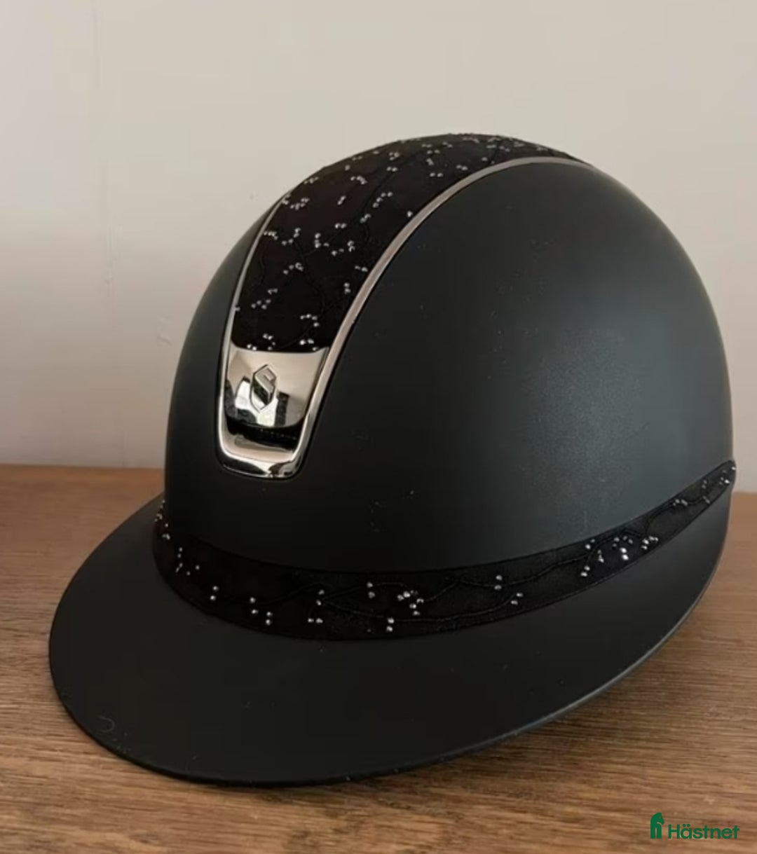 Hjälmar ryttarutrustning till salu: Miss Shield 2.0 M i Vansbro - Annons 2