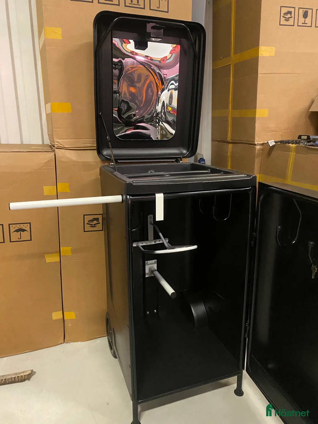 Övrig Hästutrustning hästutrustning till salu: Sadelskåp med riktig sadelhängare i Ytterby - Annons 3