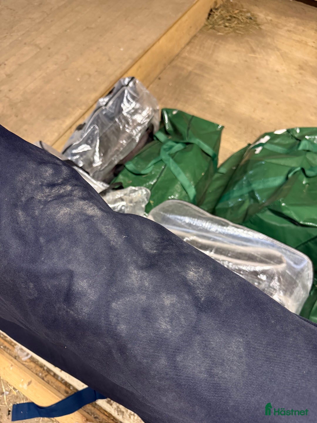 Täcken hästutrustning till salu: Amigo 400 g  i Norrköping - Bild 4