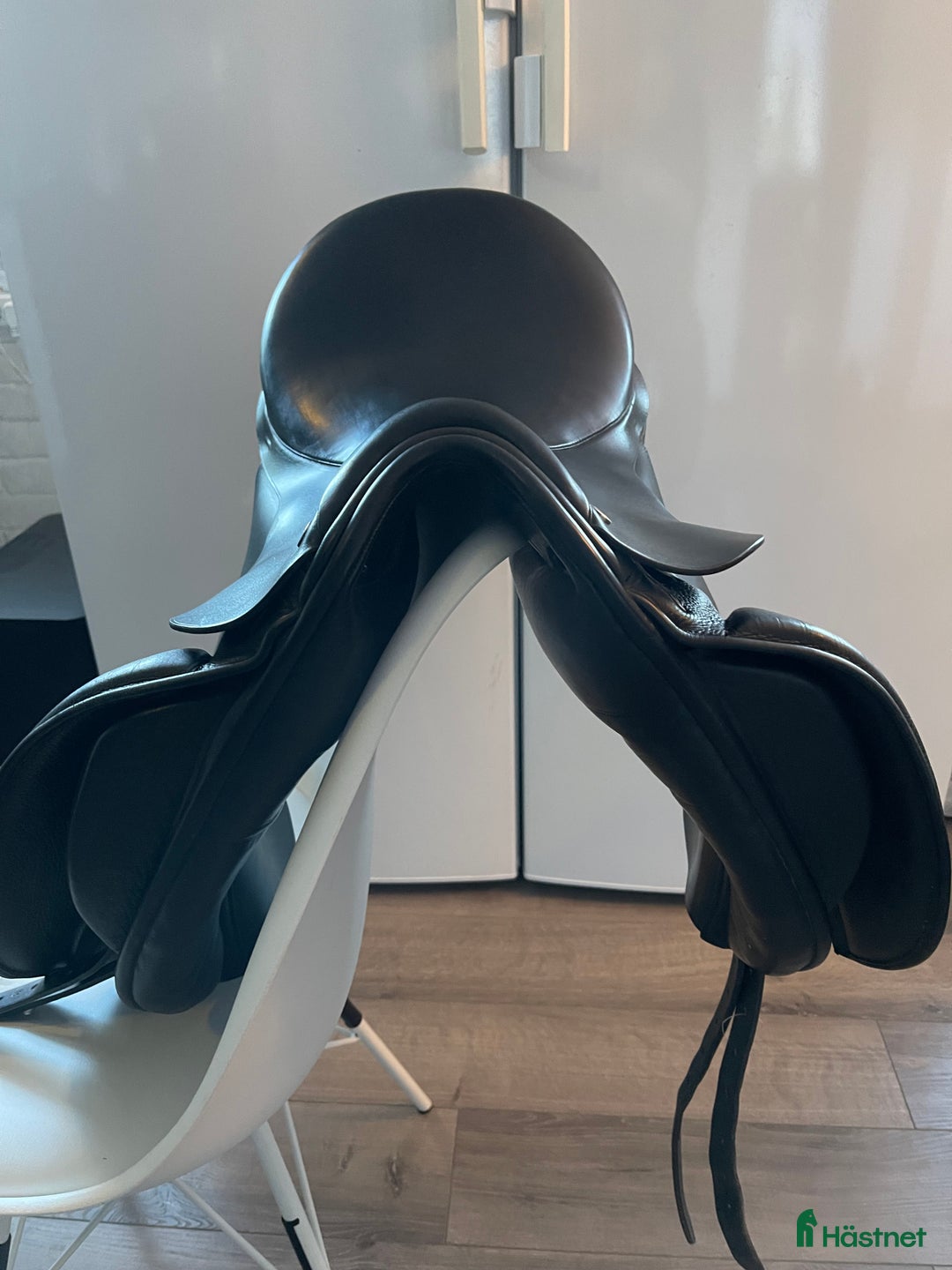 Sadlar hästutrustning till salu: Morris and Nolan dressyrsadel  i Åshammar - Annons 4