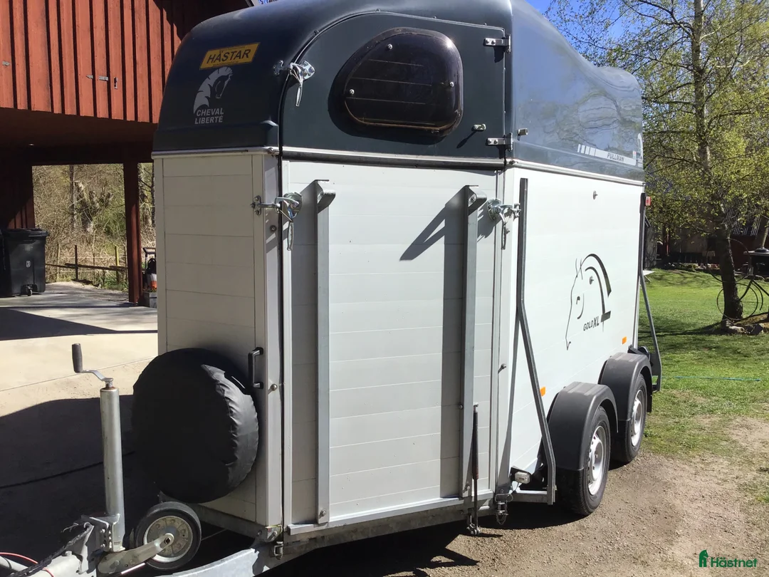 Hästtransporter  fordon & transport till salu: Rymlig och stabil transport - Annons 1