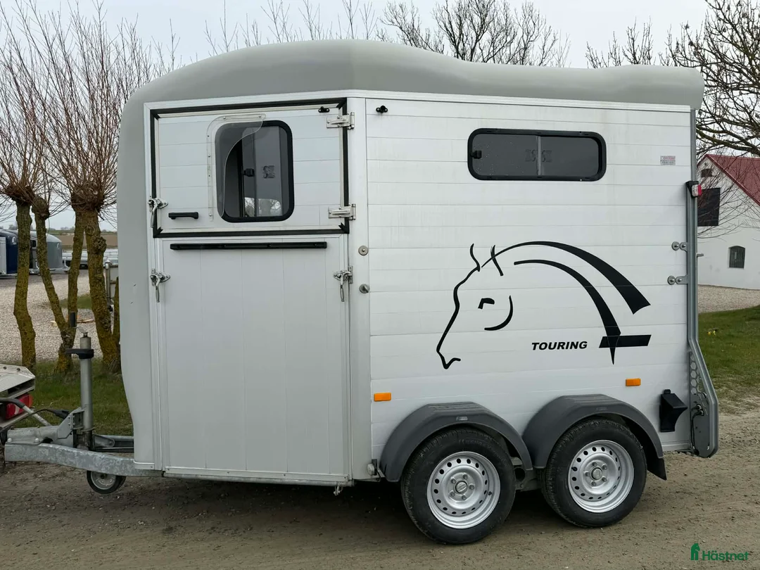 Hästtransporter  fordon & transport till salu: Fin hästtransport frontutlastning och sk  - Annons 1