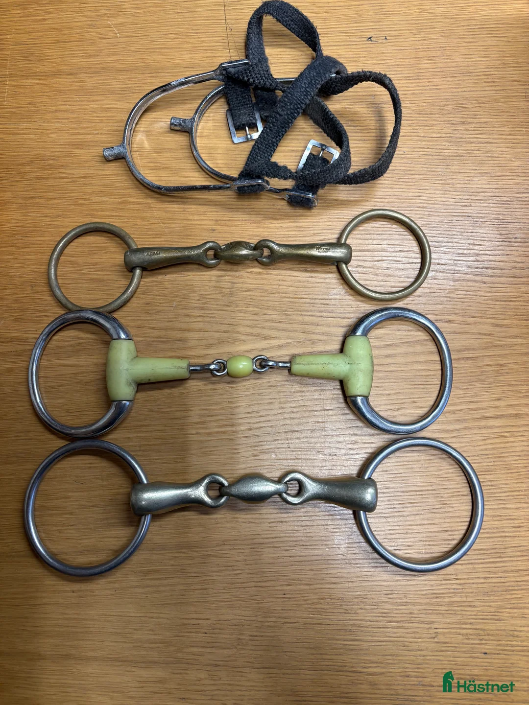 Bett hästutrustning till salu: 3 bett o 1par sporrar i Lagan - Annons 1