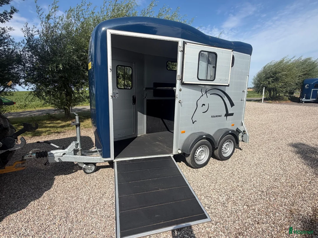 Hästtransporter  fordon & transport till salu: Nybesiktad transport med frontutlastning - Annons 2