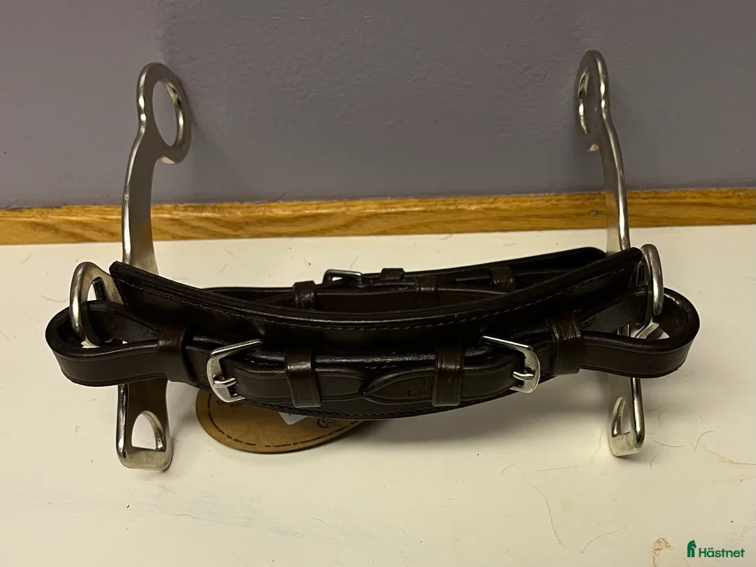 Bett hästutrustning till salu: Oanvänt Hackamoore från Lippo i Hindås - Annons 1