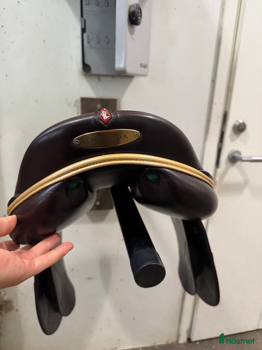 Sadlar hästutrustning till salu: Supersnygg unik equipe sadel  i Kungsbacka - Annons 4