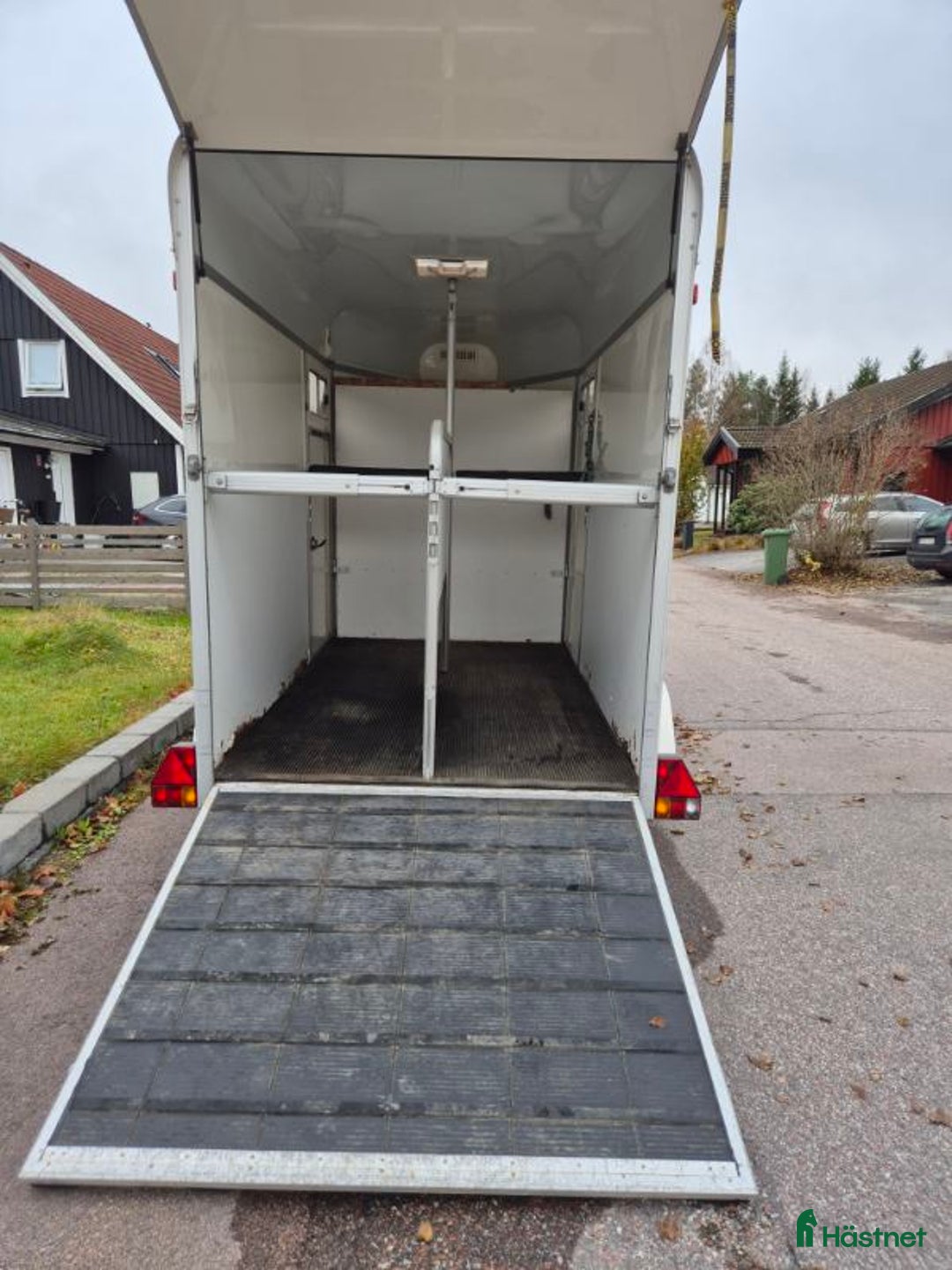 Hästtransporter  fordon & transport till salu: Rymligt Ume släp  i Surahammar - Annons 3
