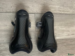 Benskydd hästutrustning till salu i Åby - Annons 1