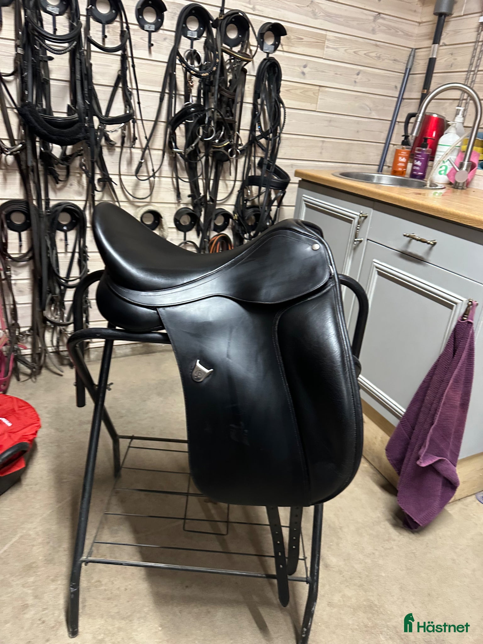 Sadlar hästutrustning till salu: Bates Dressage 17.5/M i Borlänge - Annons 1