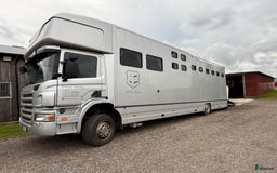 Hästlastbilar  fordon & transport till salu: PRISSÄNKT! JWR hästlastbil med bodel i Blentarp - Annons 1