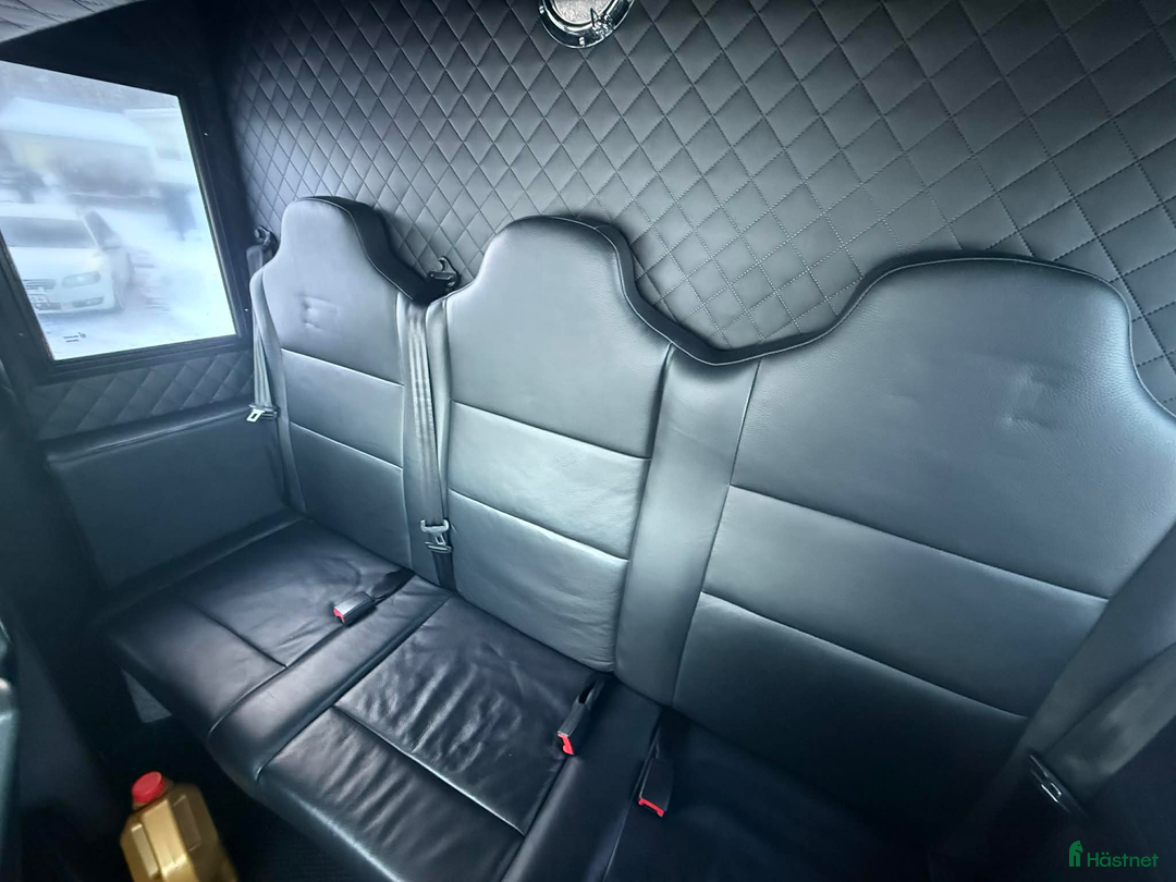 Hästlastbilar  fordon & transport till salu: ALFAB 5 SITS 2023 STUTERI AUTOMAT LÅGA MILTAL i Köping - Annons 12