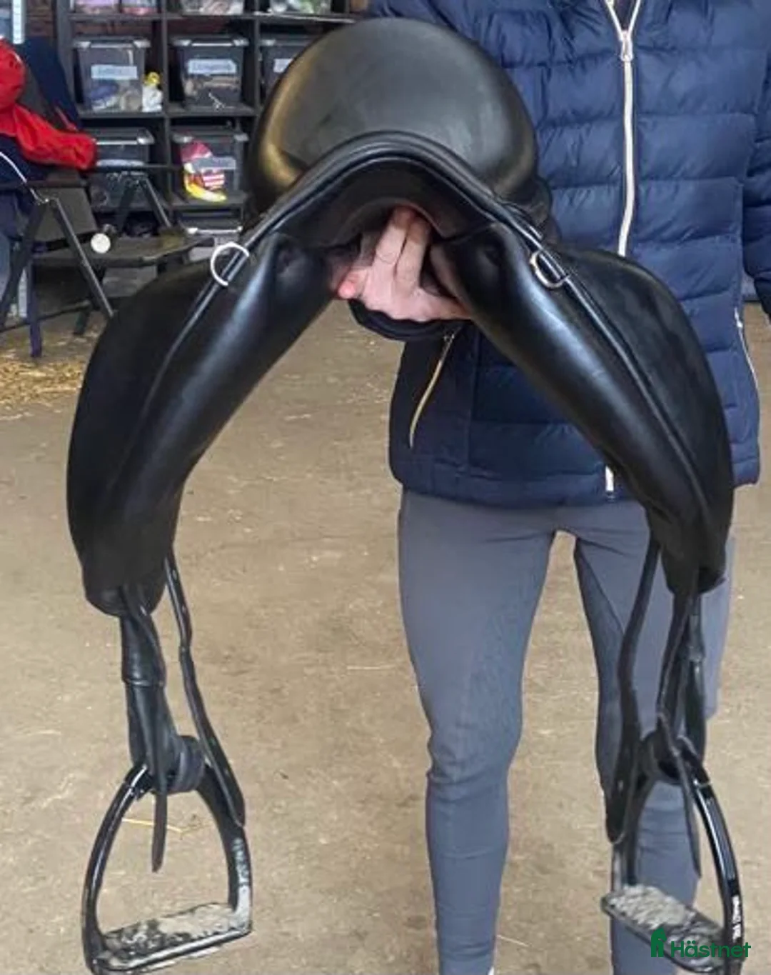 Sadlar hästutrustning till salu: Fantastisk dressyrsadel för den mindre ryttaren  - Annons 4