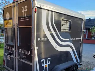 Hästtransporter fordon & transport till salu: Fransk premium transport Fautras Oblic+2 i Kumla - Annons 4
