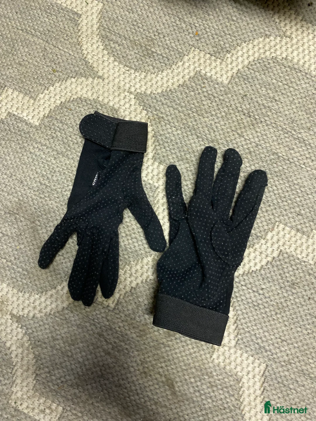 Övrig Ryttarutrustning ryttarutrustning till salu: RIDHANDSKAR (M) i Klagstorp - Annons 1