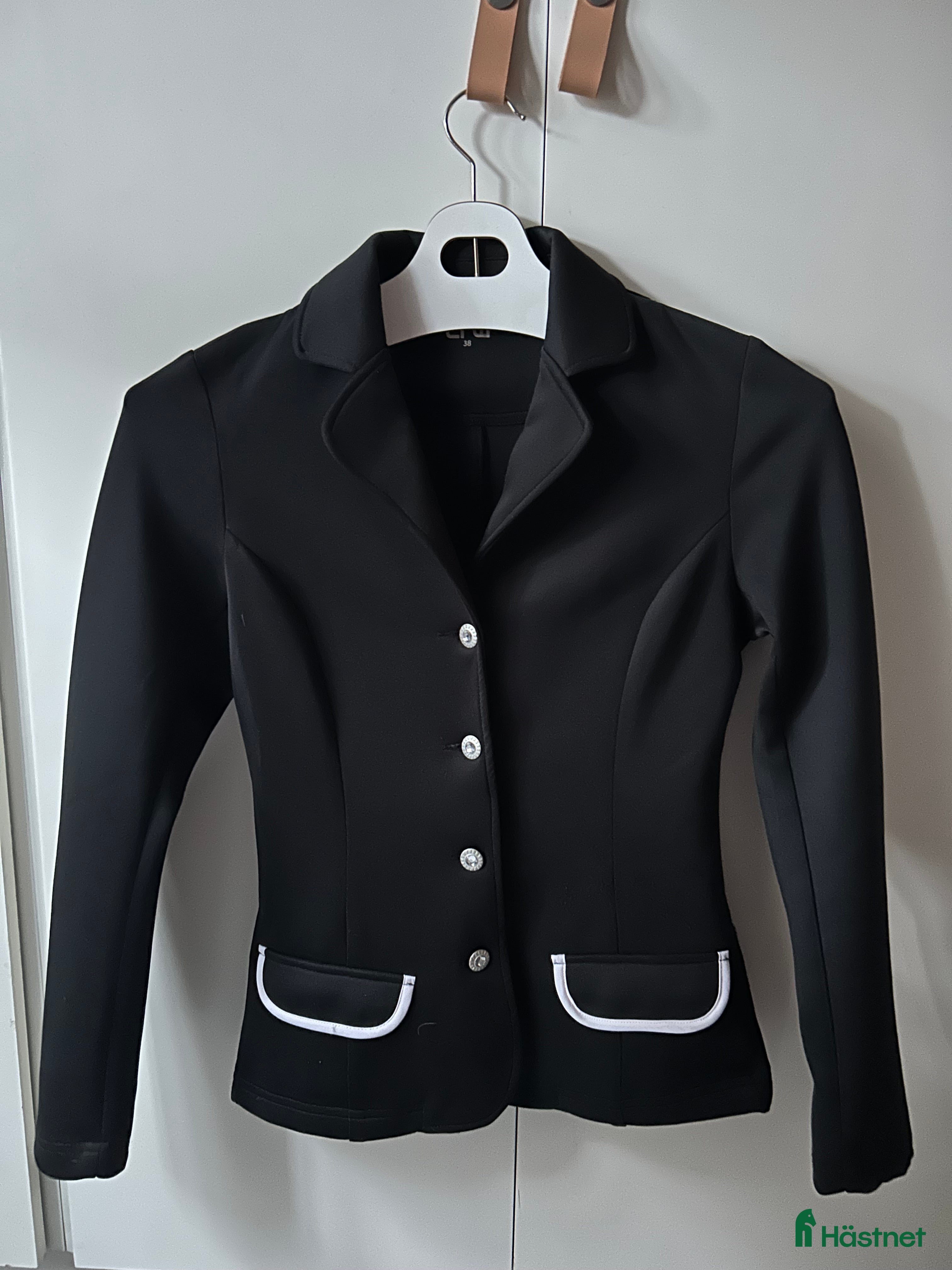 Jackor &amp; Kavajer ryttarutrustning till salu: Crw tävlingskavaj i Bromma - Annons 12