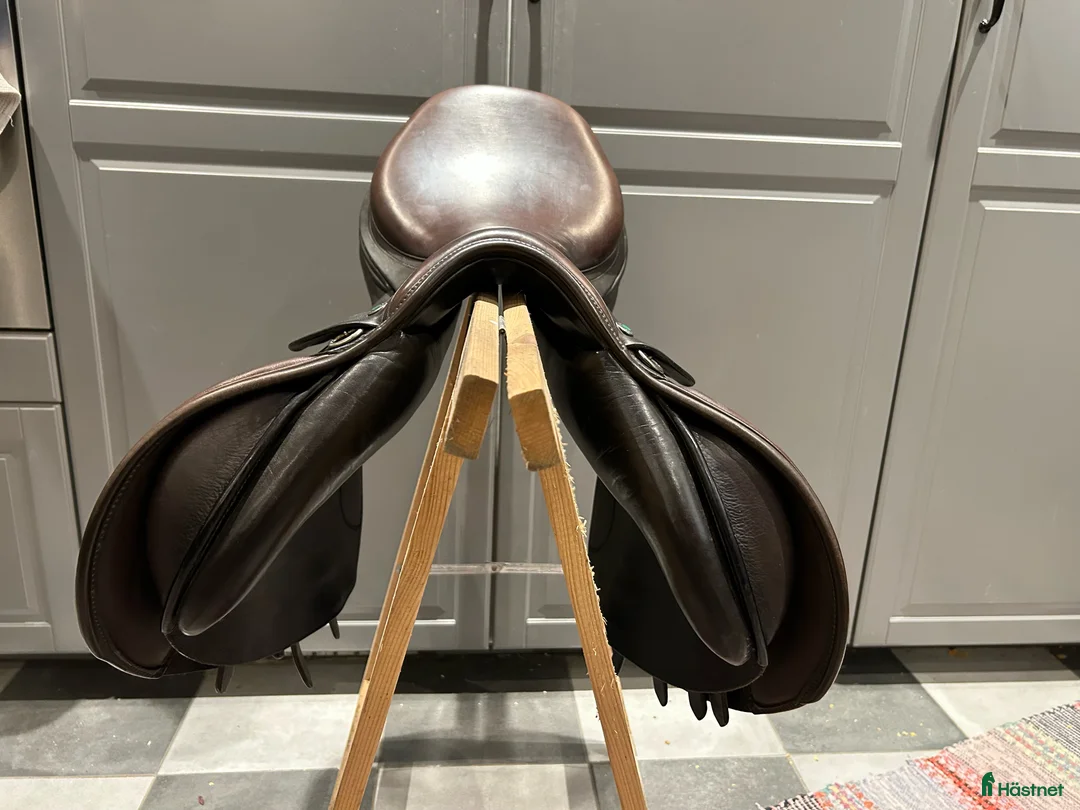 Sadlar hästutrustning till salu: Jensen Donatella - Annons 4