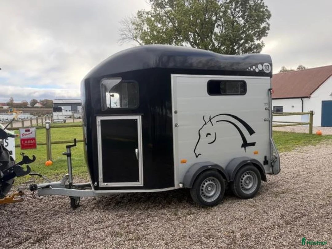Hästtransporter  fordon & transport till salu: Cheval Liberte Gold 3 - sadelkammare - Annons 1