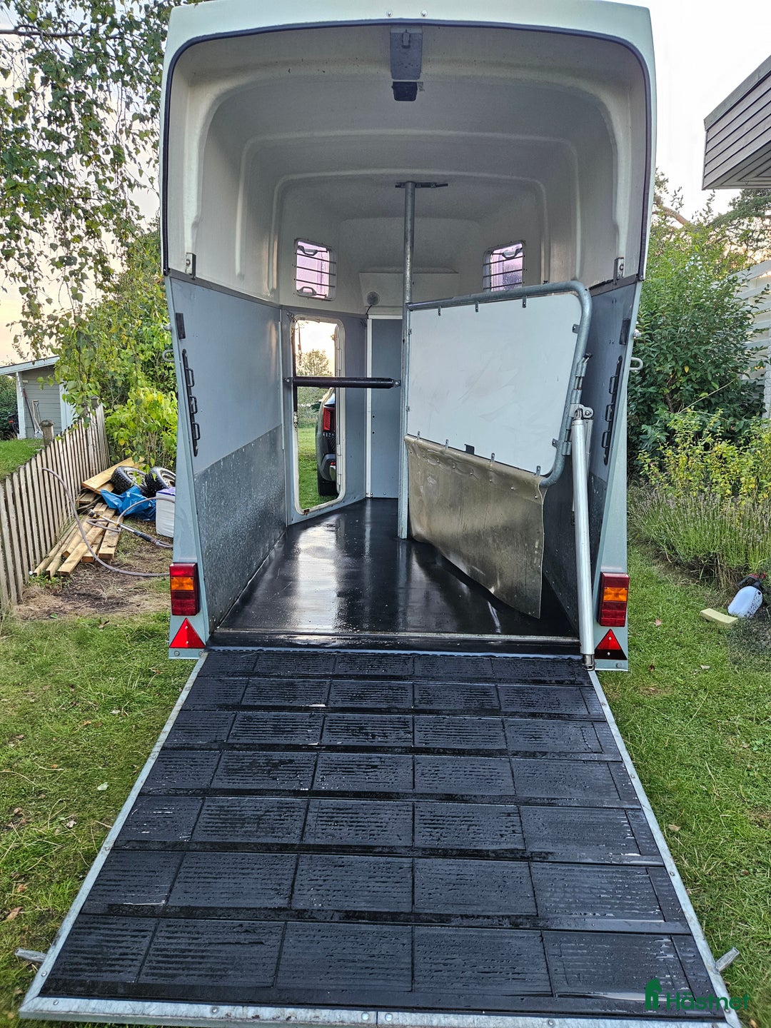 Hästtransporter  fordon & transport till salu: Thule Prestige 135 -2011 i Älta - Annons 3